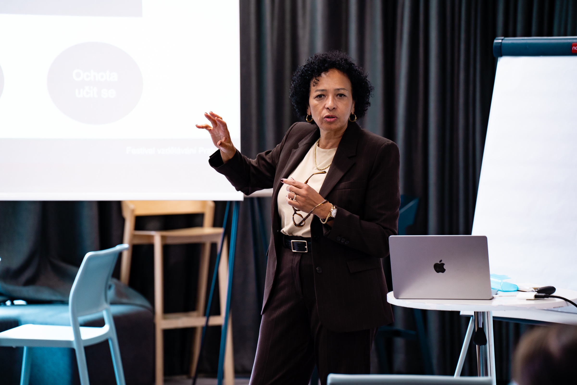 Margareta Křížová při workshopu pro firmy